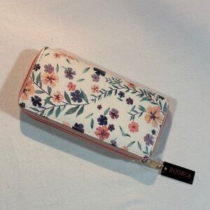 Bijorca Women's Clutch Zip up Wallet - White - pink purple blue pattern NWT